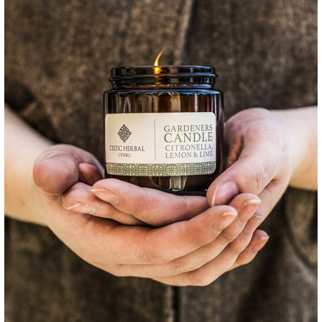 Gardeners Citronella, Lemon & Lime Soy Wax Candle - mypure.co.uk